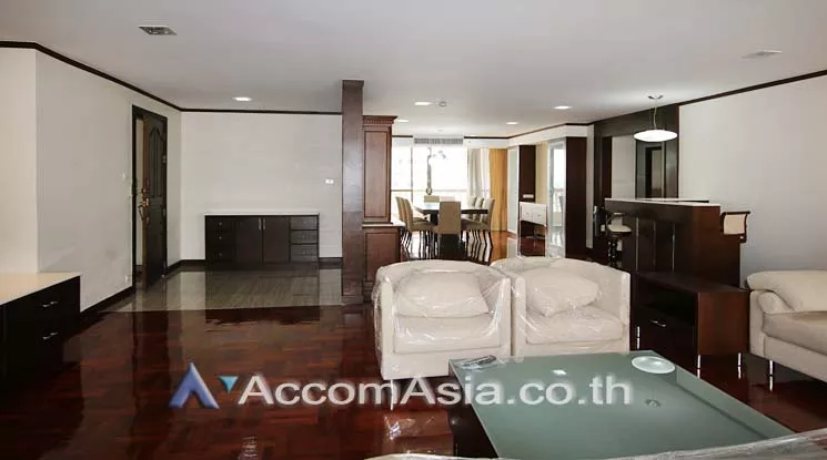 unit 4 Bedrooms  Apartment For Rent in Sukhumvit, Bangkok  near BTS Phrom Phong (AA10633)