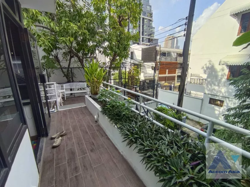 5  2 br Townhouse For Rent in sukhumvit ,Bangkok BTS Phrom Phong AA10635