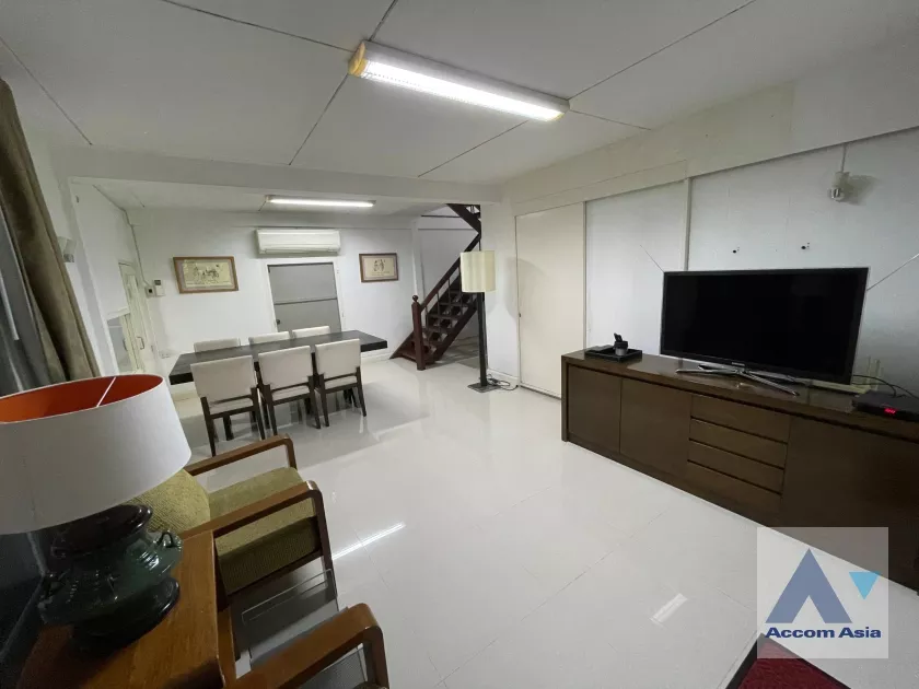 4  2 br House For Rent in phaholyothin ,Bangkok BTS Ari AA10657