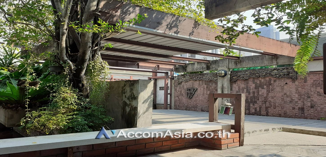  1  3 br House For Rent in Sukhumvit ,Bangkok BTS Phrom Phong AA10673