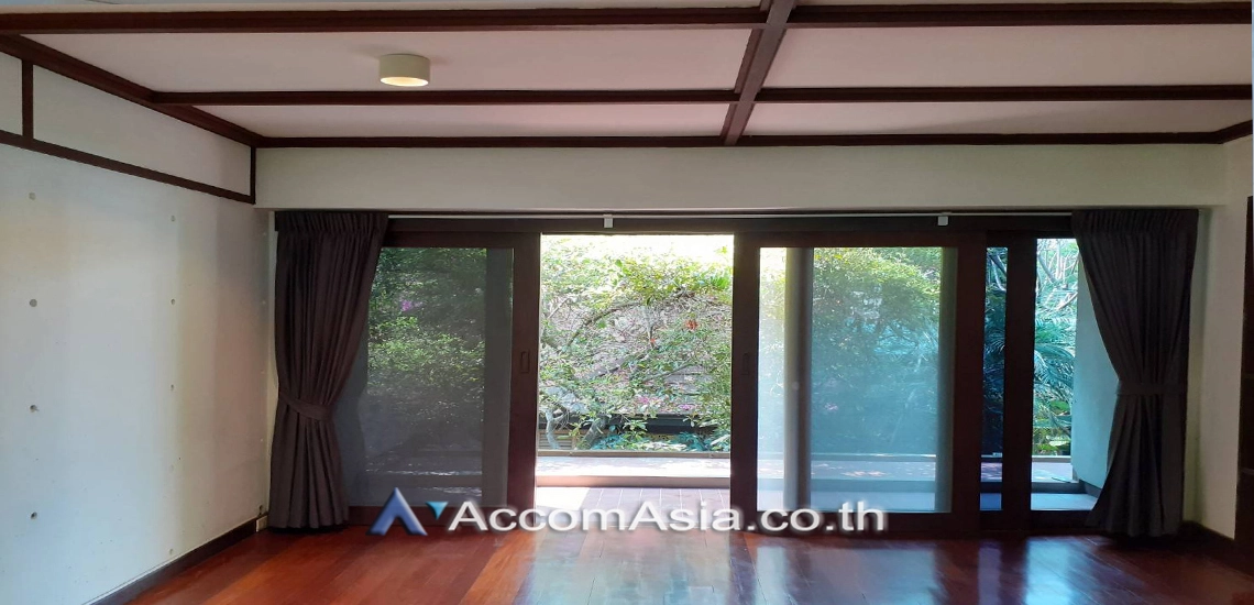 12  3 br House For Rent in Sukhumvit ,Bangkok BTS Phrom Phong AA10673