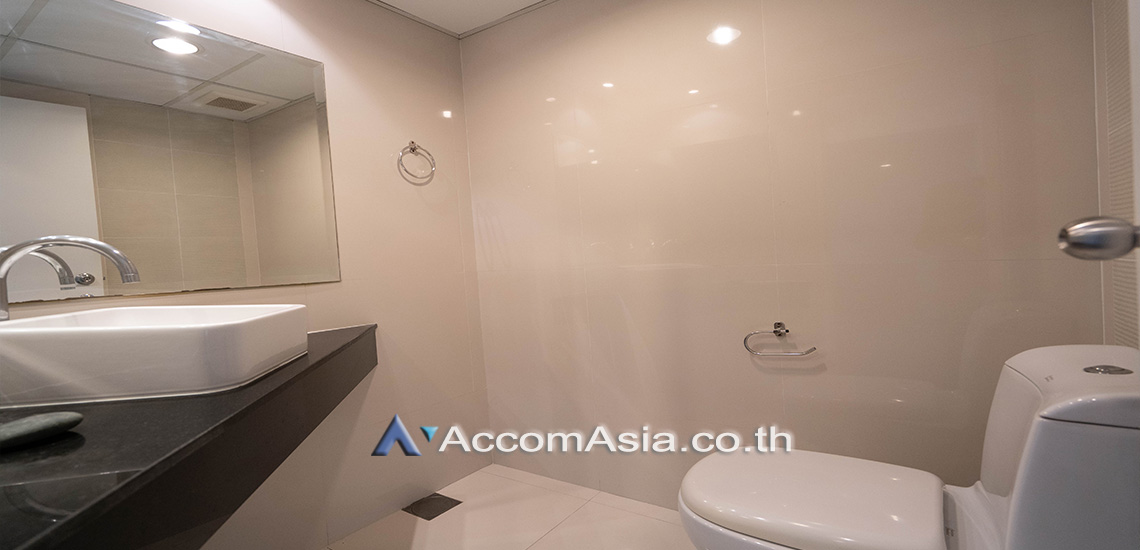 13  3 br Apartment For Rent in Sukhumvit ,Bangkok BTS Asok - MRT Sukhumvit at Family Apartment with Lake View AA10679