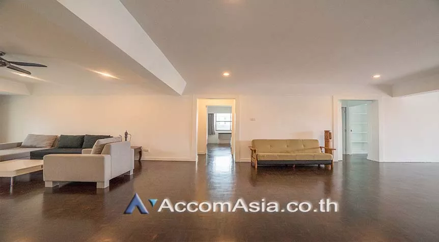  1  3 br Apartment For Rent in Sukhumvit ,Bangkok BTS Asok - MRT Sukhumvit at Family Apartment with Lake View AA10680