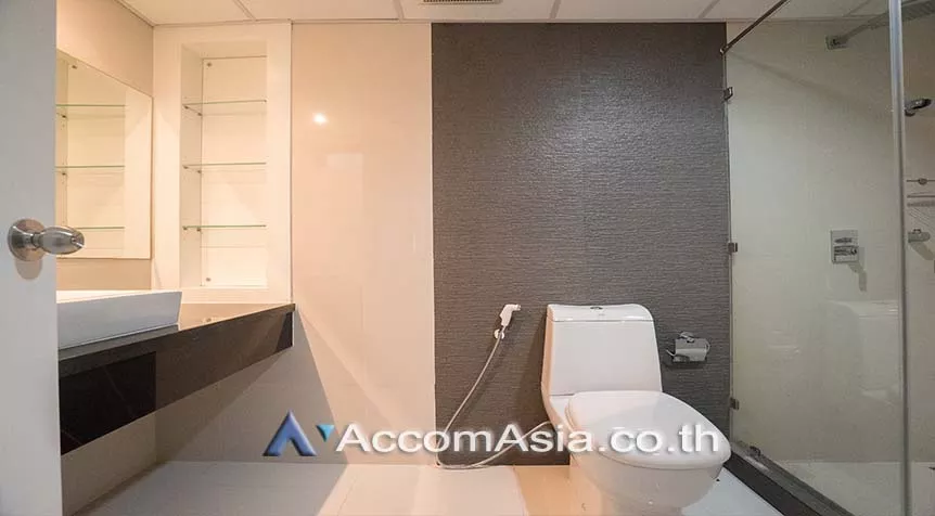 11  3 br Apartment For Rent in Sukhumvit ,Bangkok BTS Asok - MRT Sukhumvit at Family Apartment with Lake View AA10680
