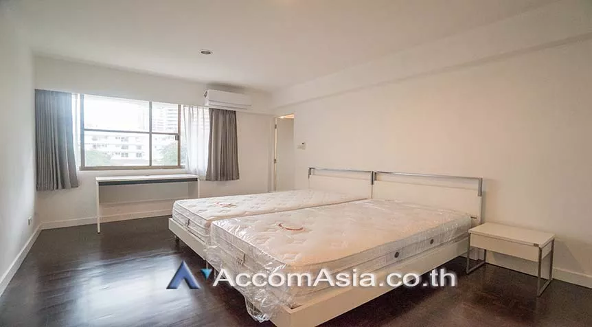 8  3 br Apartment For Rent in Sukhumvit ,Bangkok BTS Asok - MRT Sukhumvit at Family Apartment with Lake View AA10680