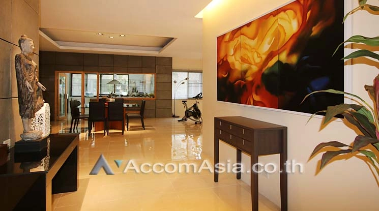 10  3 br Condominium For Rent in Silom ,Bangkok BTS Chong Nonsi at Pearl Garden AA10746