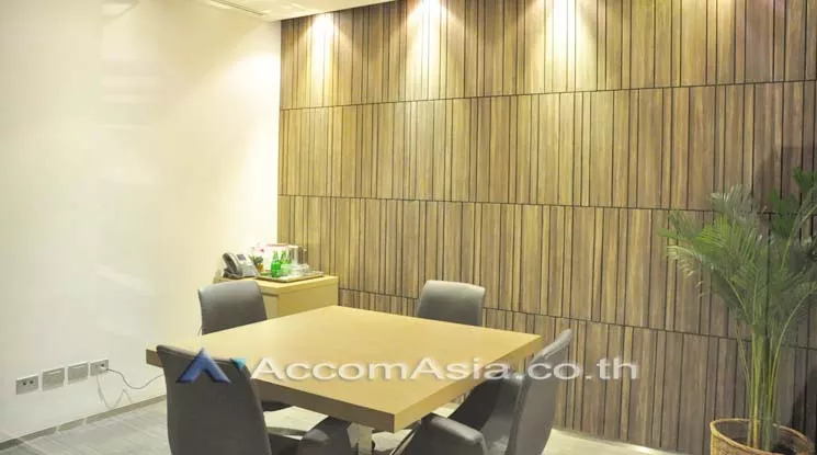 4  Office Space For Rent in Silom ,Bangkok BTS Sala Daeng at Silom Complex AA10756