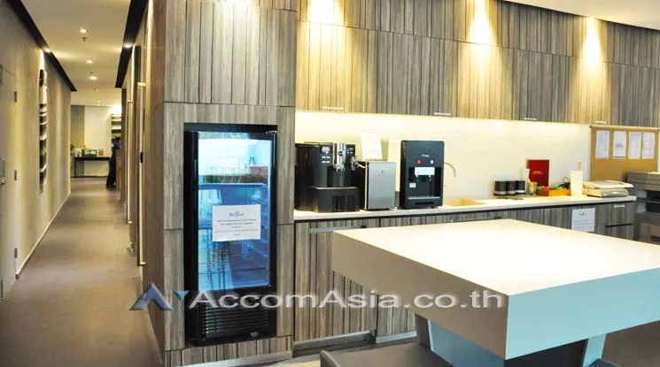 5  Office Space For Rent in Silom ,Bangkok BTS Sala Daeng at Silom Complex AA10756