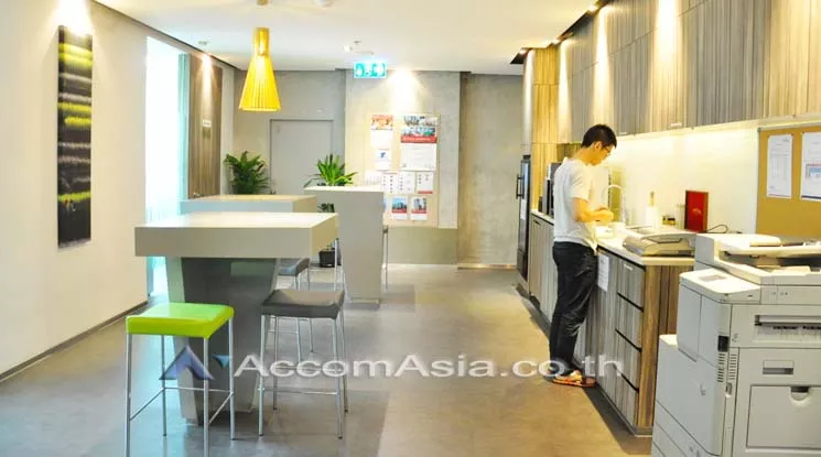 7  Office Space For Rent in Silom ,Bangkok BTS Sala Daeng at Silom Complex AA10756