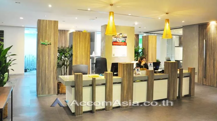10  Office Space For Rent in Silom ,Bangkok BTS Sala Daeng at Silom Complex AA10756