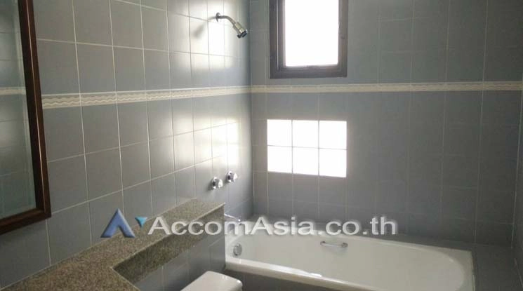 5  3 br Apartment For Rent in Phaholyothin ,Bangkok BTS Ari at Homely Atmosphere AA10761