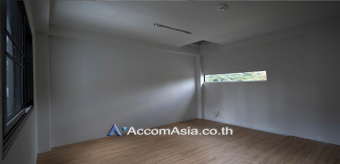 11  3 br House for rent and sale in Ploenchit ,Bangkok BTS Chitlom 110189