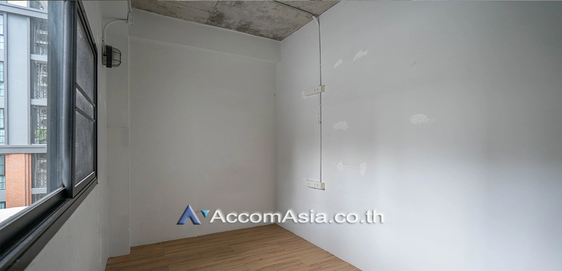 12  3 br House for rent and sale in Ploenchit ,Bangkok BTS Chitlom 110189