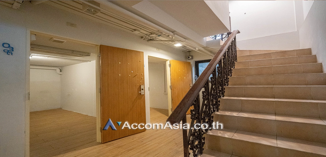 9  3 br House for rent and sale in Ploenchit ,Bangkok BTS Chitlom 110189