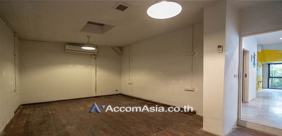 18  3 br House for rent and sale in Ploenchit ,Bangkok BTS Chitlom 110189