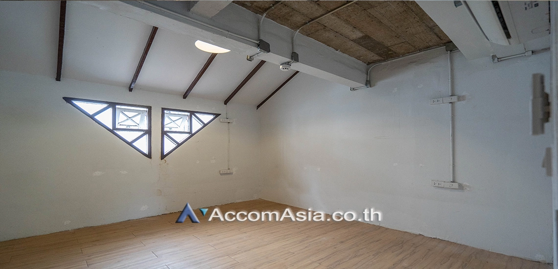 13  3 br House for rent and sale in Ploenchit ,Bangkok BTS Chitlom 110189