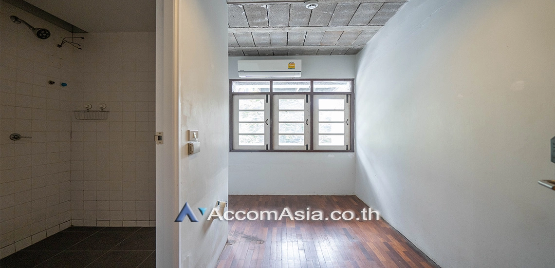 14  3 br House for rent and sale in Ploenchit ,Bangkok BTS Chitlom 110189