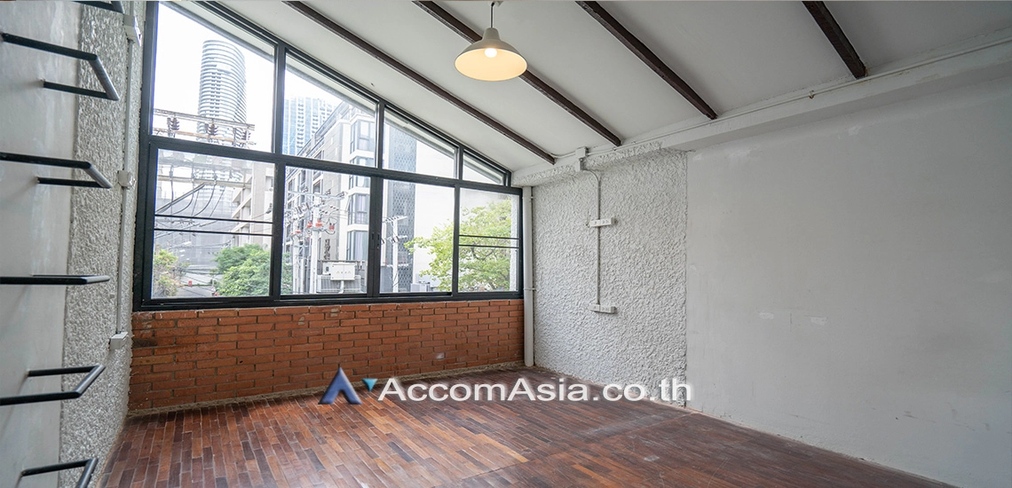 16  3 br House for rent and sale in Ploenchit ,Bangkok BTS Chitlom 110189