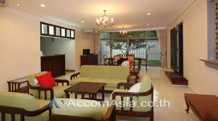  1  2 br House For Rent in Phaholyothin ,Bangkok BTS Saphan-Kwai AA10834