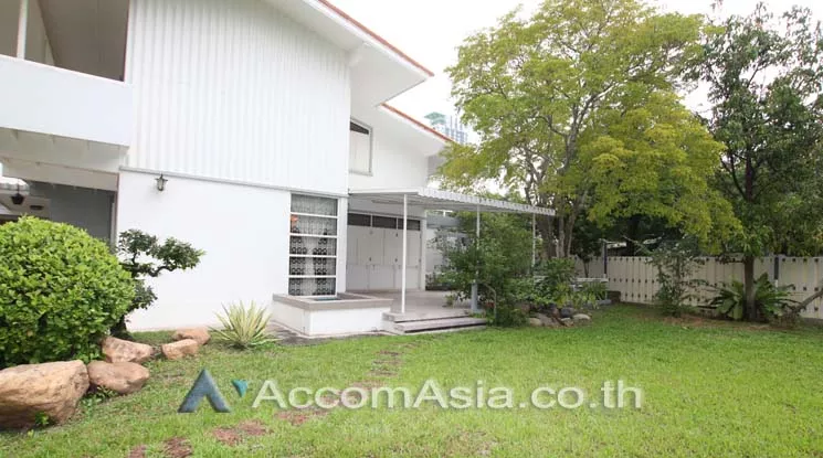 11  2 br House For Rent in Phaholyothin ,Bangkok BTS Saphan-Kwai AA10834