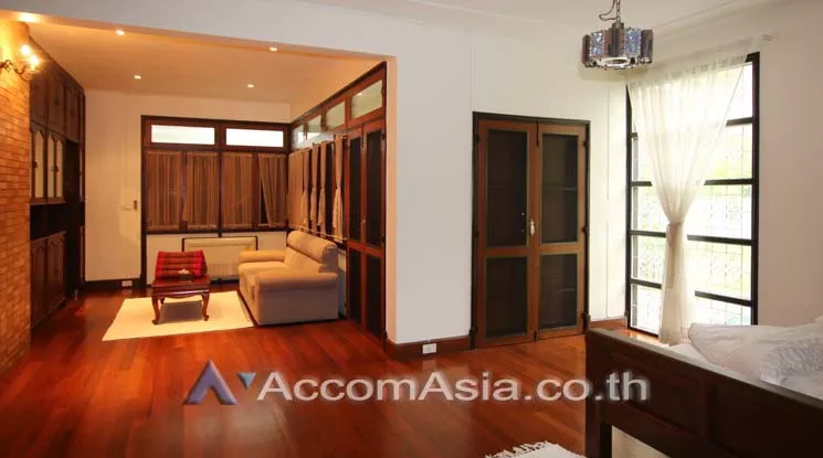6  2 br House For Rent in Phaholyothin ,Bangkok BTS Saphan-Kwai AA10834