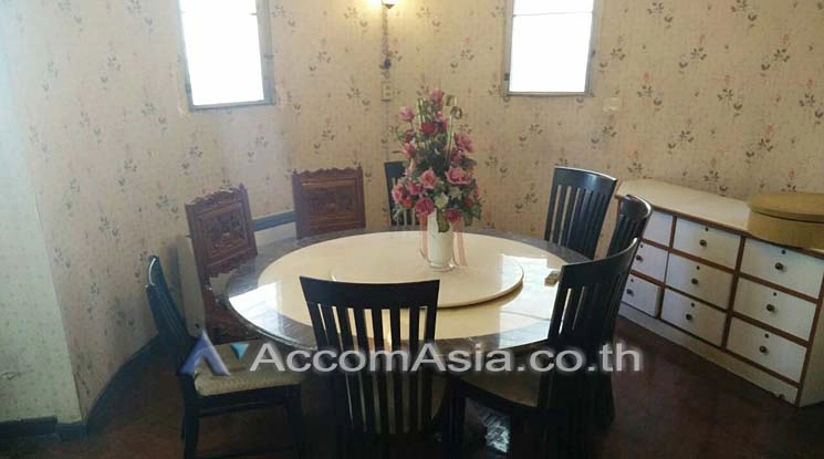  1  5 br House For Rent in Phaholyothin ,Bangkok BTS Ari AA10835