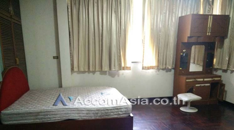 8  5 br House For Rent in Phaholyothin ,Bangkok BTS Ari AA10835