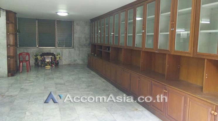 9  5 br House For Rent in Phaholyothin ,Bangkok BTS Ari AA10835