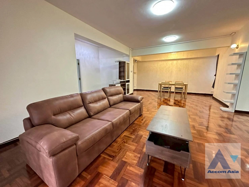 unit 3 Bedrooms  Condominium For Rent & Sale in Sukhumvit, Bangkok  near BTS Phrom Phong (AA10868)