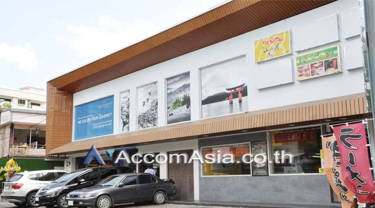  1  Apartment For Rent in Sukhumvit ,Bangkok BTS Thong Lo at Low rise Building AA10928