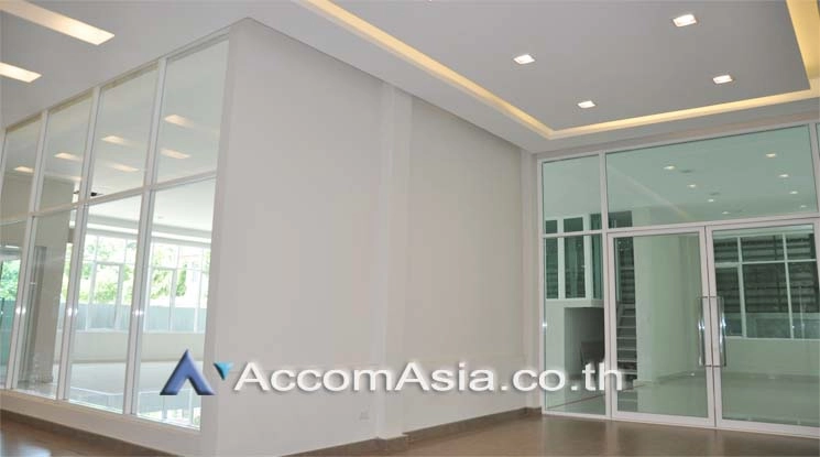 4  Apartment For Rent in Sukhumvit ,Bangkok BTS Thong Lo at Low rise Building AA10928