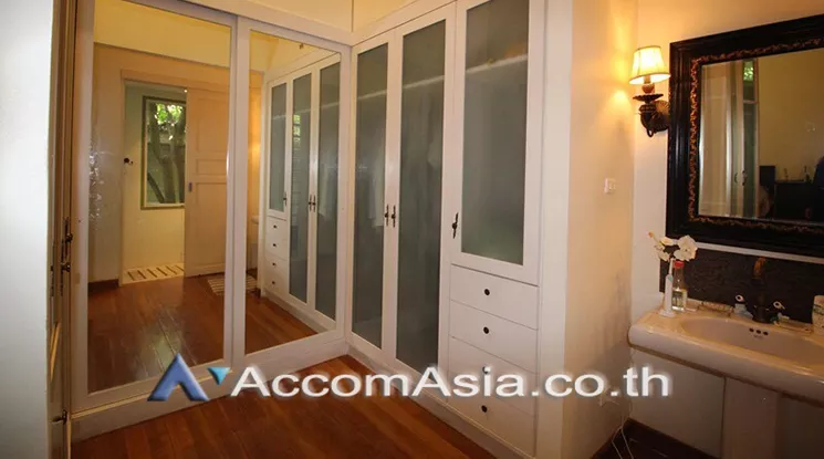 7  3 br House for rent and sale in phaholyothin ,Bangkok BTS Saphan-Kwai AA10988