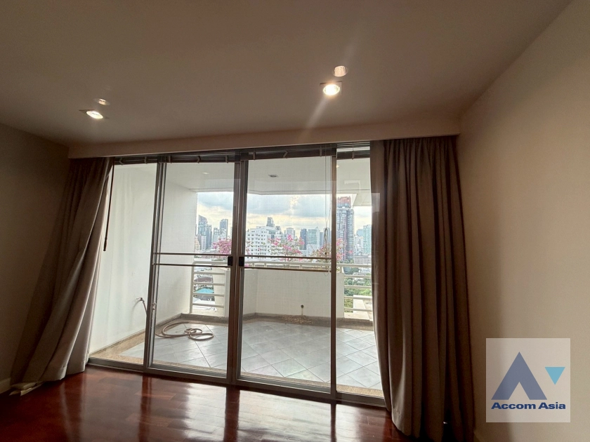 9  3 br Condominium for rent and sale in Sukhumvit ,Bangkok BTS Ekkamai at La Cascade AA10993