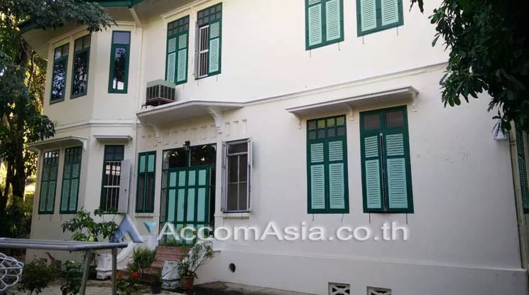  Set in Peaceful location House  6 Bedroom for Rent BTS Ari in Dusit Bangkok