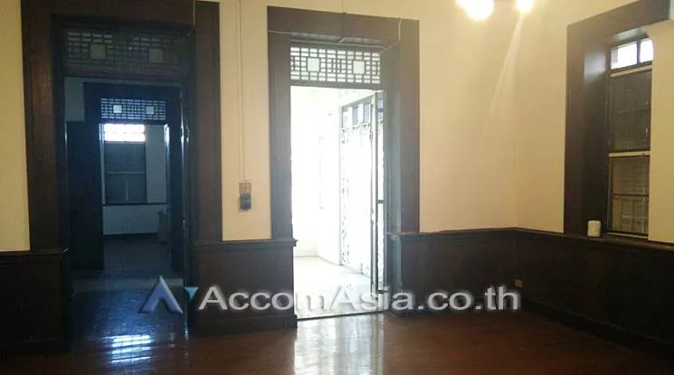  1  6 br House For Rent in Dusit ,Bangkok BTS Ari at Set in Peaceful location AA11001