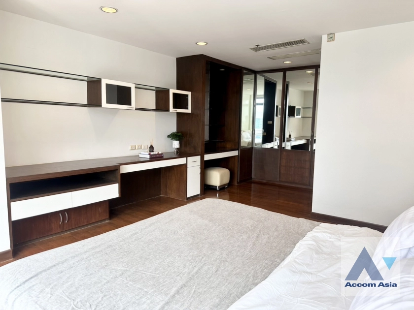 6  1 br Condominium For Rent in Ploenchit ,Bangkok BTS Ratchadamri at The Royal Place 2 AA11008
