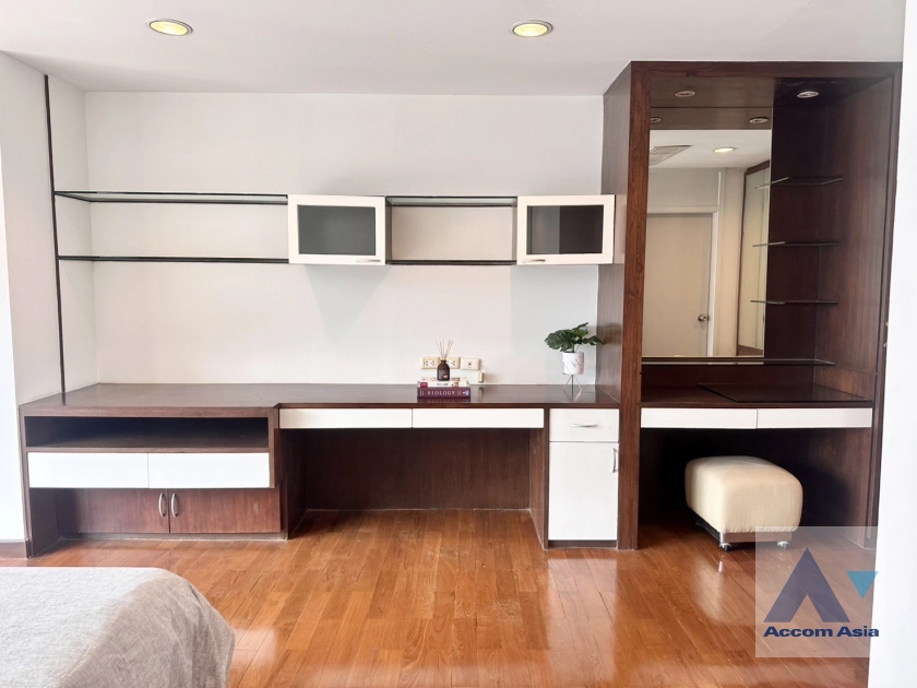 7  1 br Condominium For Rent in Ploenchit ,Bangkok BTS Ratchadamri at The Royal Place 2 AA11008