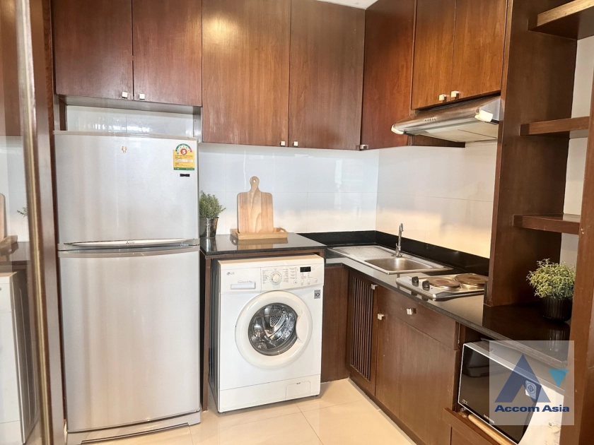 5  1 br Condominium For Rent in Ploenchit ,Bangkok BTS Ratchadamri at The Royal Place 2 AA11008