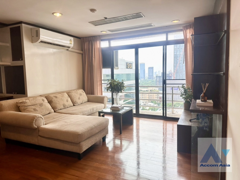unit 1 Bedroom  Condominium For Rent in Ploenchit, Bangkok  near BTS Ratchadamri (AA11008)