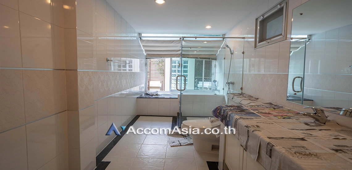 11  4 br House For Rent in Sukhumvit ,Bangkok BTS Ekkamai at Private Compound 5000801