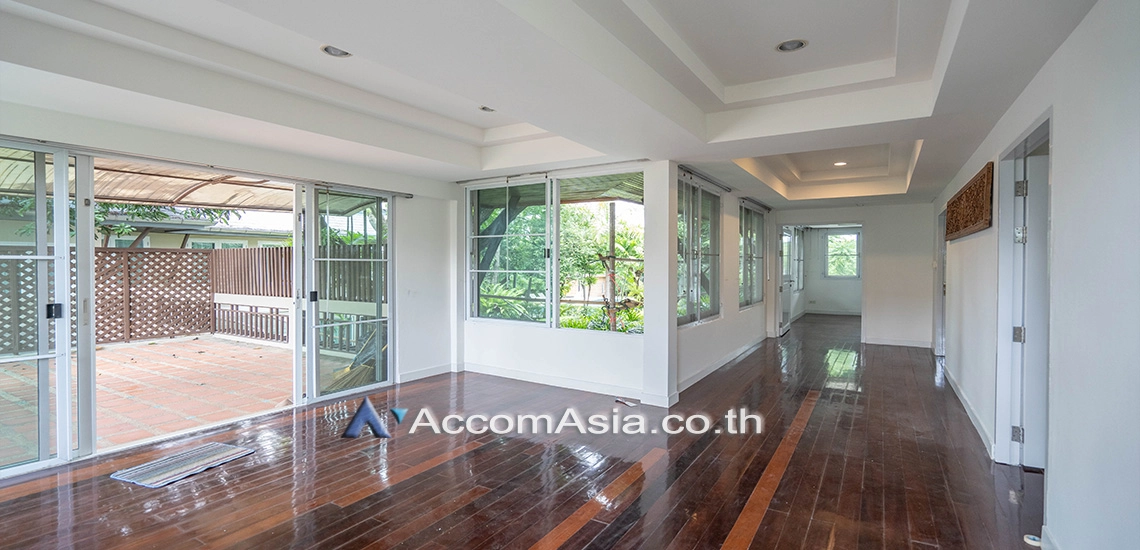 5  4 br House For Rent in Sukhumvit ,Bangkok BTS Ekkamai at Private Compound 5000801