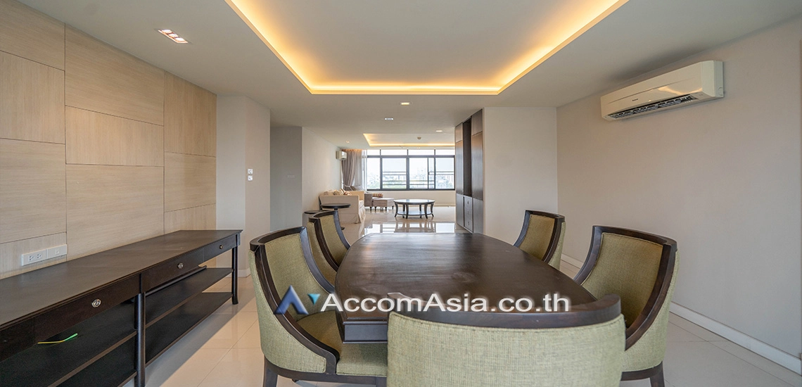 Pet friendly |  3 Bedrooms  Apartment For Rent in Sukhumvit, Bangkok  near BTS Thong Lo (AA11035)