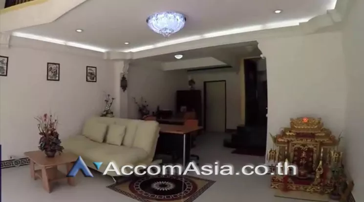 Home Office |  4 Bedrooms  House For Rent & Sale in Silom, Bangkok  near BTS Surasak (AA11039)