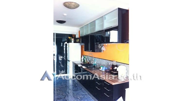 Home Office |  4 Bedrooms  House For Rent & Sale in Silom, Bangkok  near BTS Surasak (AA11039)