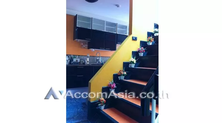 4  4 br House for rent and sale in silom ,Bangkok BTS Surasak AA11039