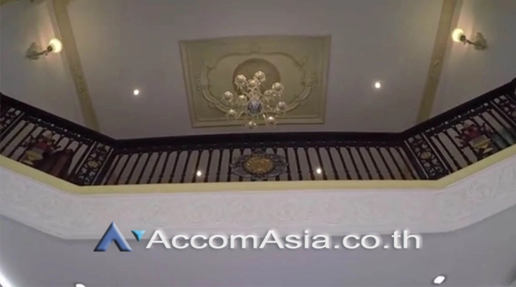 5  4 br House for rent and sale in Silom ,Bangkok BTS Surasak AA11039
