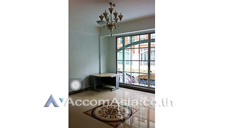 7  4 br House for rent and sale in Silom ,Bangkok BTS Surasak AA11039