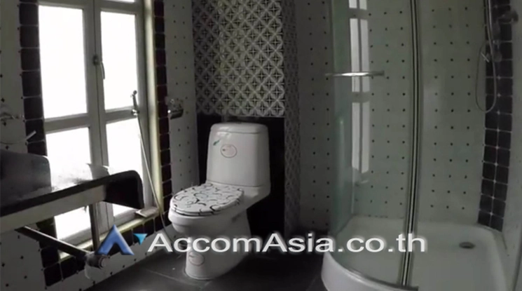 9  4 br House for rent and sale in Silom ,Bangkok BTS Surasak AA11039