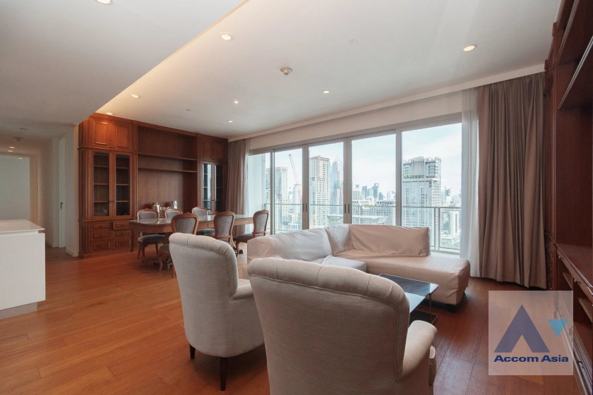  1  3 br Condominium For Rent in Ploenchit ,Bangkok BTS Ratchadamri - MRT Silom at 185 Rajadamri AA11046