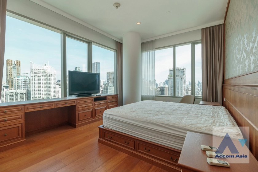 10  3 br Condominium For Rent in Ploenchit ,Bangkok BTS Ratchadamri - MRT Silom at 185 Rajadamri AA11046